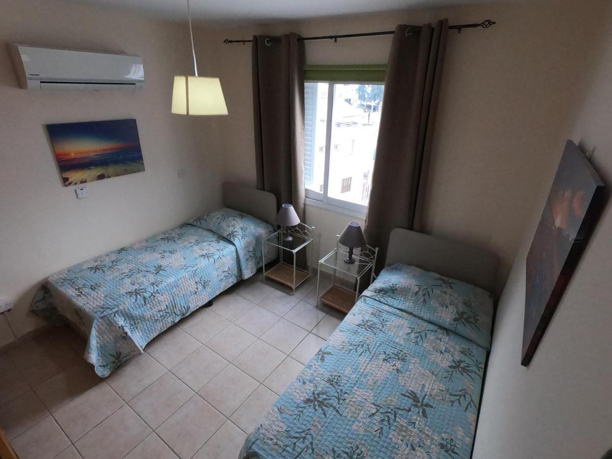 Amelia Two Bedroom Apartment - 201 Paphos Exteriör bild